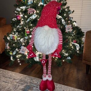 Festive Red and White Extendable Gnome Decor super cute!  New w/out tags
